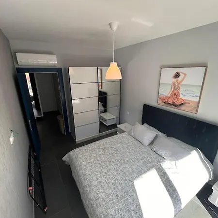 Kullanisli Huzurlu Bir Daire Apartman